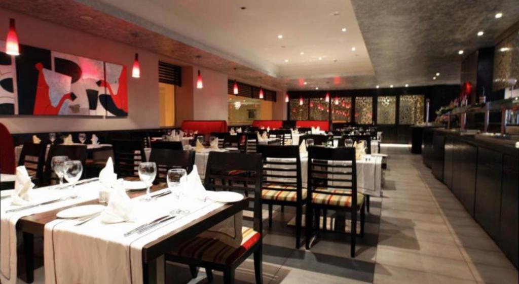 Hôtel Farah Casablanca Bagian luar foto Interior of a restaurant in Montreal