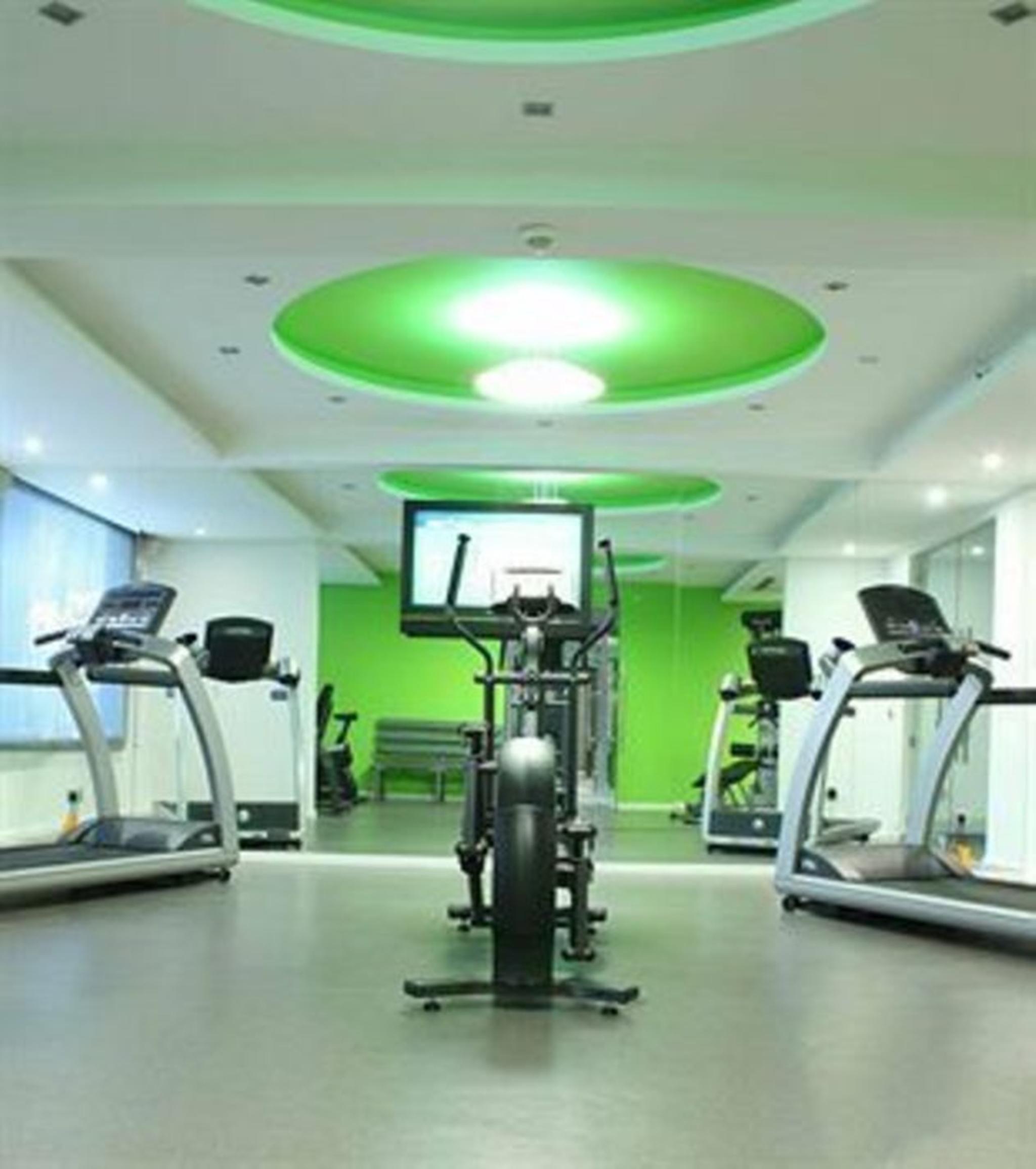 Hôtel Farah Casablanca Bagian luar foto The gym at the hotel