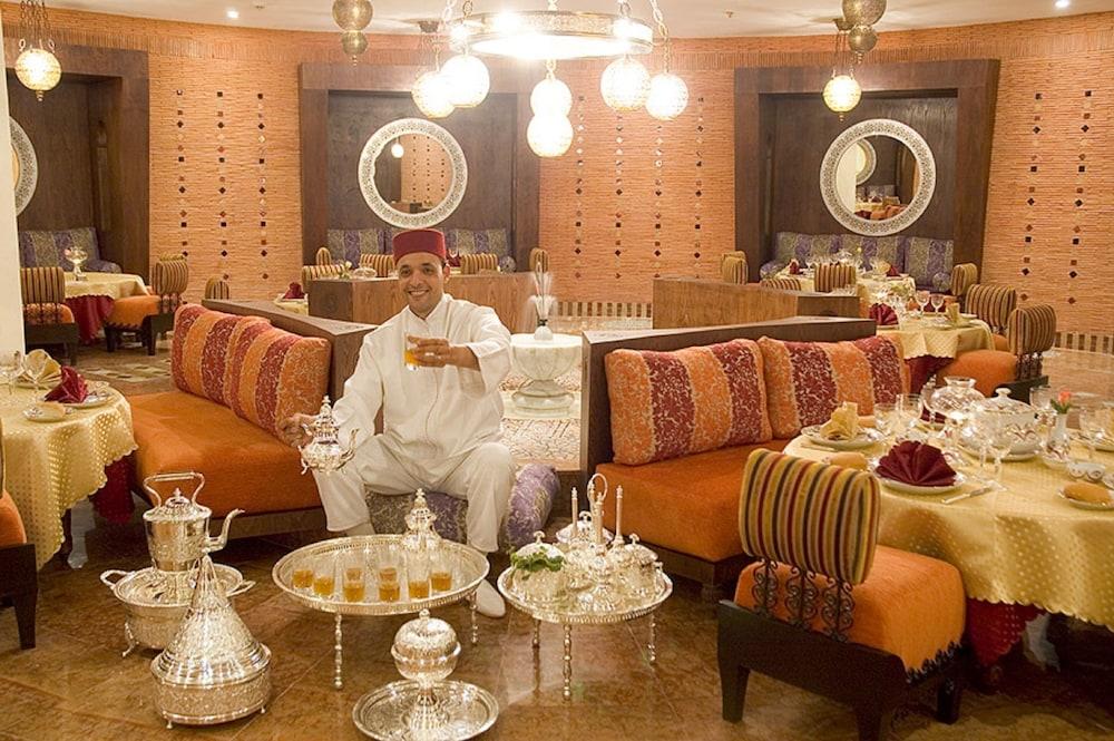 Hôtel Farah Casablanca Bagian luar foto A restaurant in Dubai