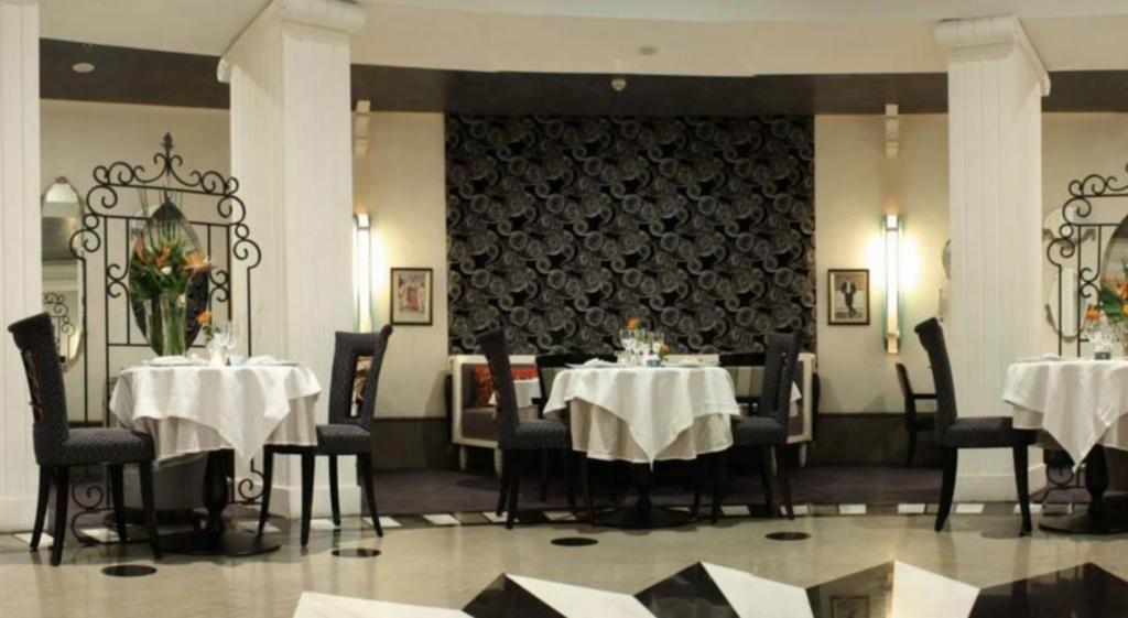 Hôtel Farah Casablanca Bagian luar foto Restaurant