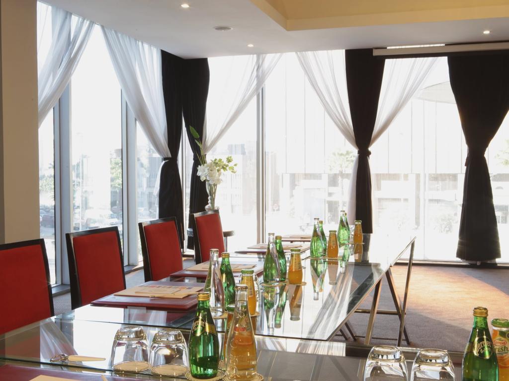 Hôtel Farah Casablanca Bagian luar foto Meeting room