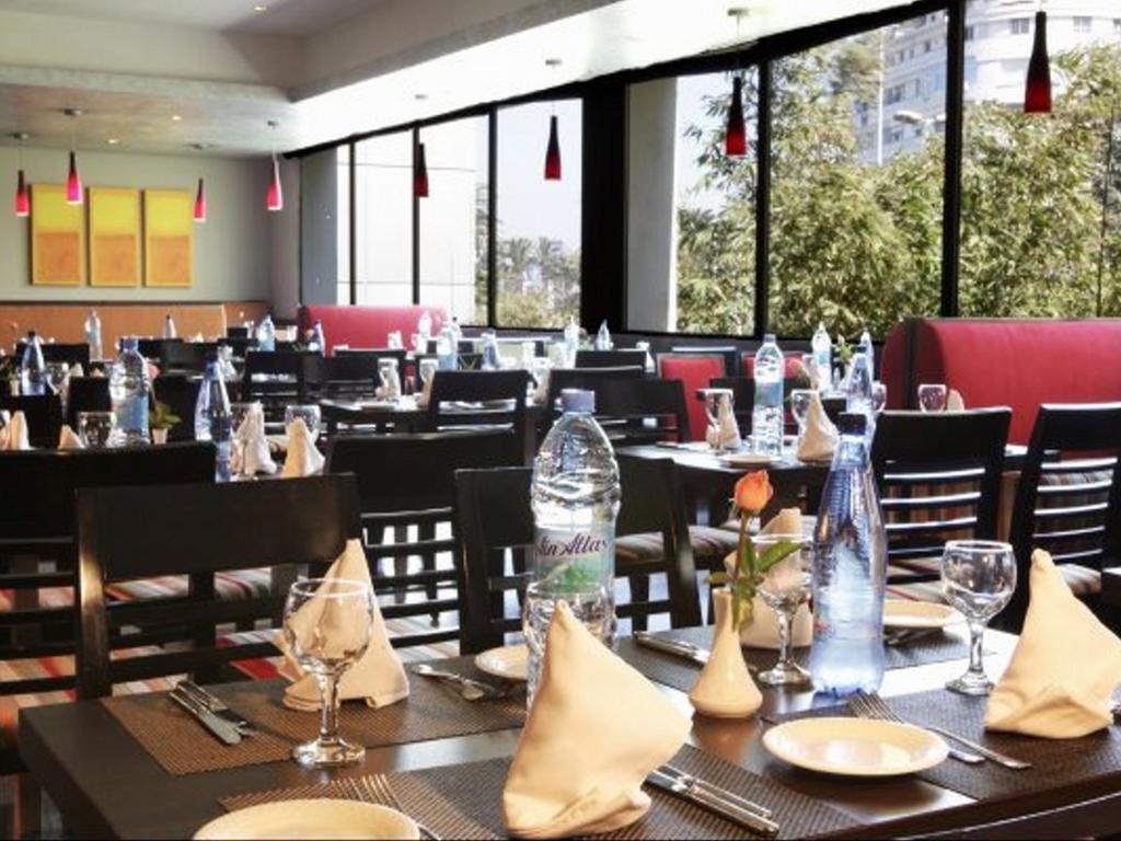 Hôtel Farah Casablanca Bagian luar foto Restaurant